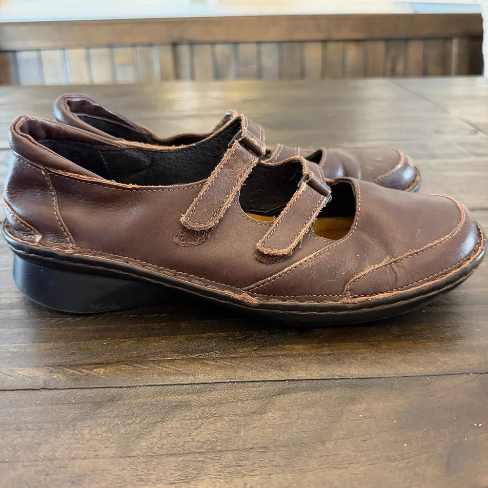 Naot Mary Jane Shoes 8 US 39 Brown Leather Triple Strap Comfort Walking Casual